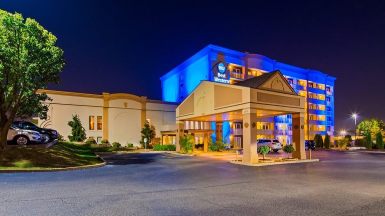 Unwind And Relax At The Best Hotels In Arnold MO 
