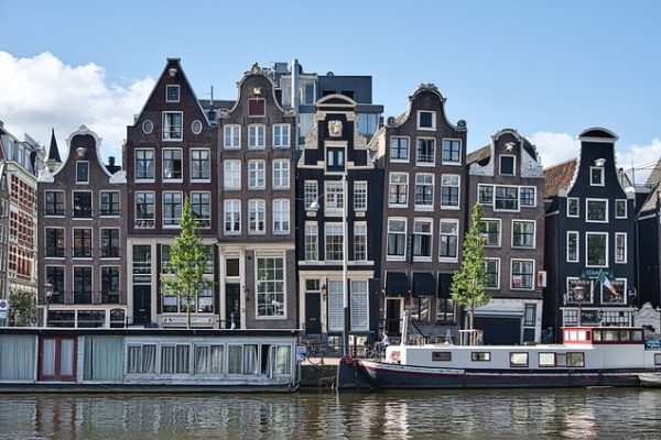 Flights To Amsterdam: A Guide To Discovering The Beautiful City
