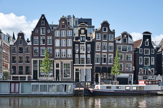Flights To Amsterdam: A Guide To Discovering The Beautiful City